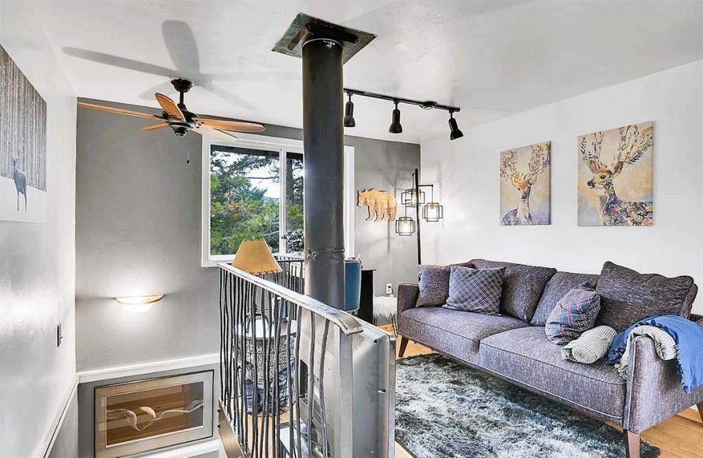FULLY FURNISHED COZY 1B/1B