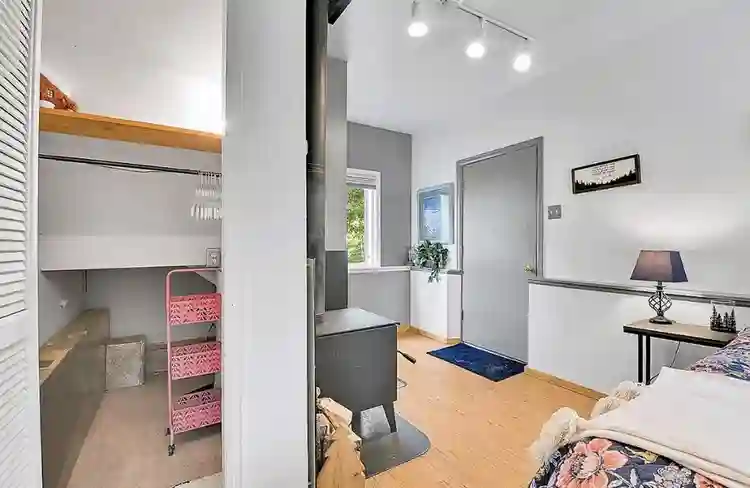 FULLY FURNISHED COZY 1B/1B