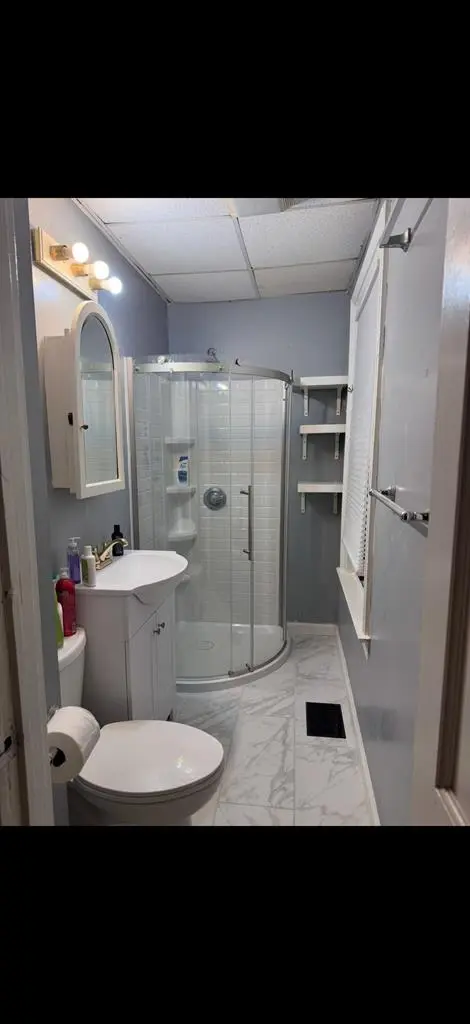Room in a 2-bedroom apartment
