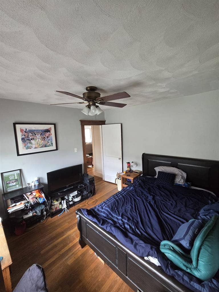 Looking for a roommate -MEDFORD