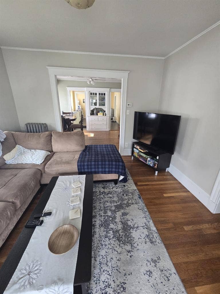 Looking for a roommate -MEDFORD