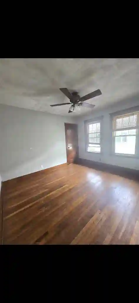 Looking for a roommate -MEDFORD
