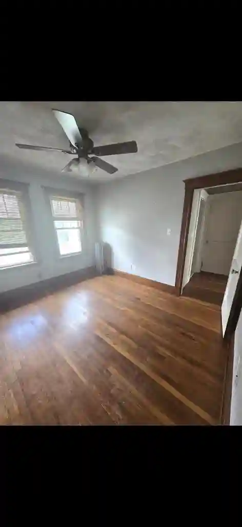 Looking for a roommate -MEDFORD