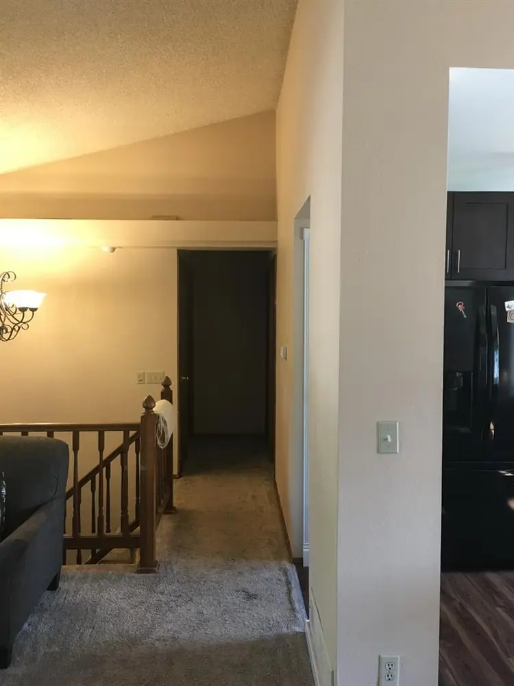 Bedroom w/ shared bath