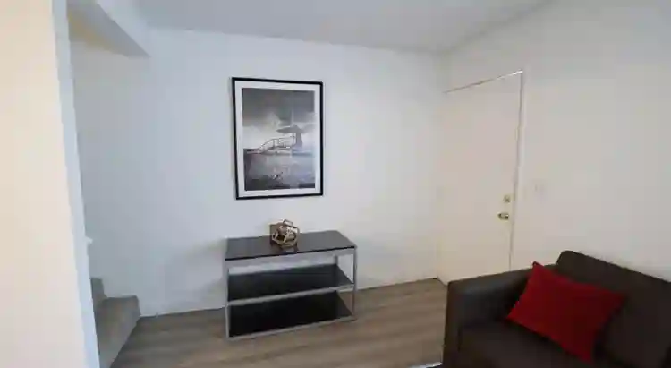Apartment Spring Sublease