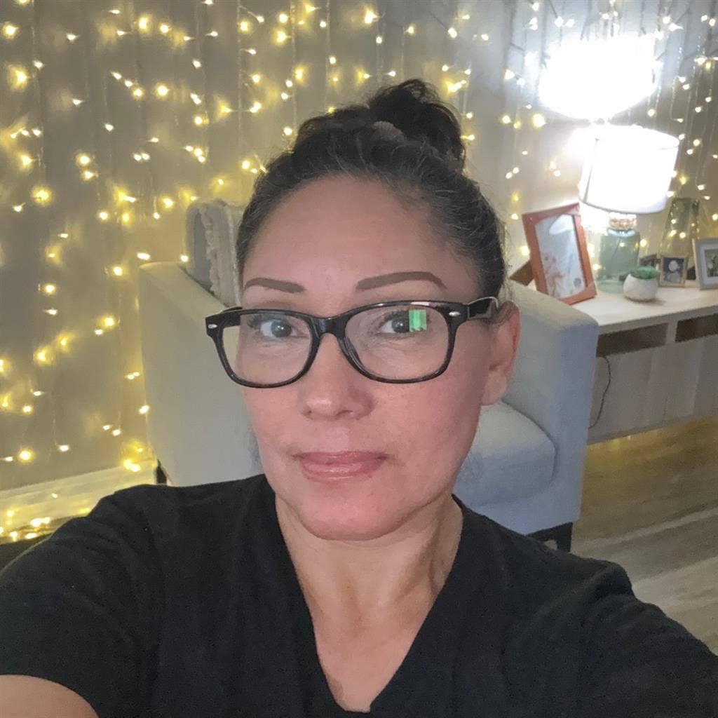 1 bedroom apt to share w/woman