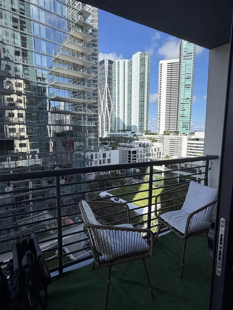 Room for rent Downtown Miami