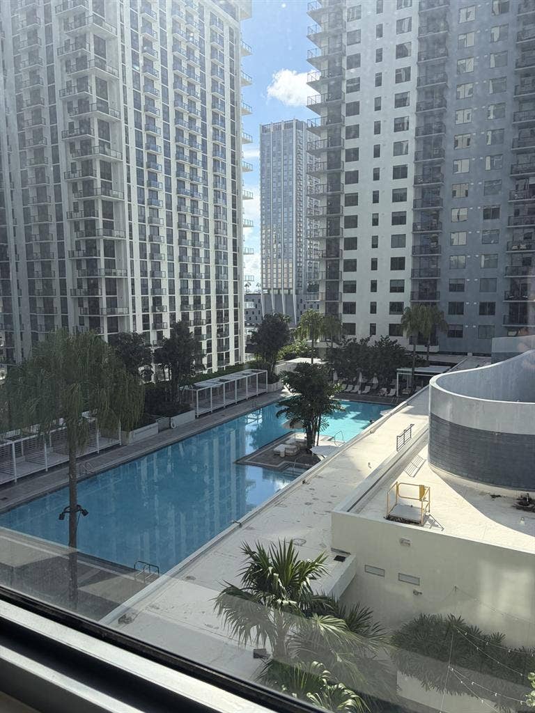 Room for rent Downtown Miami