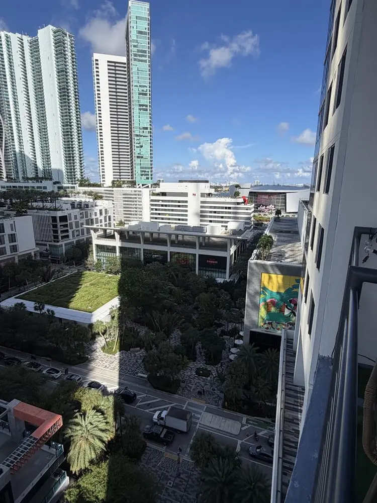 Room for rent Downtown Miami