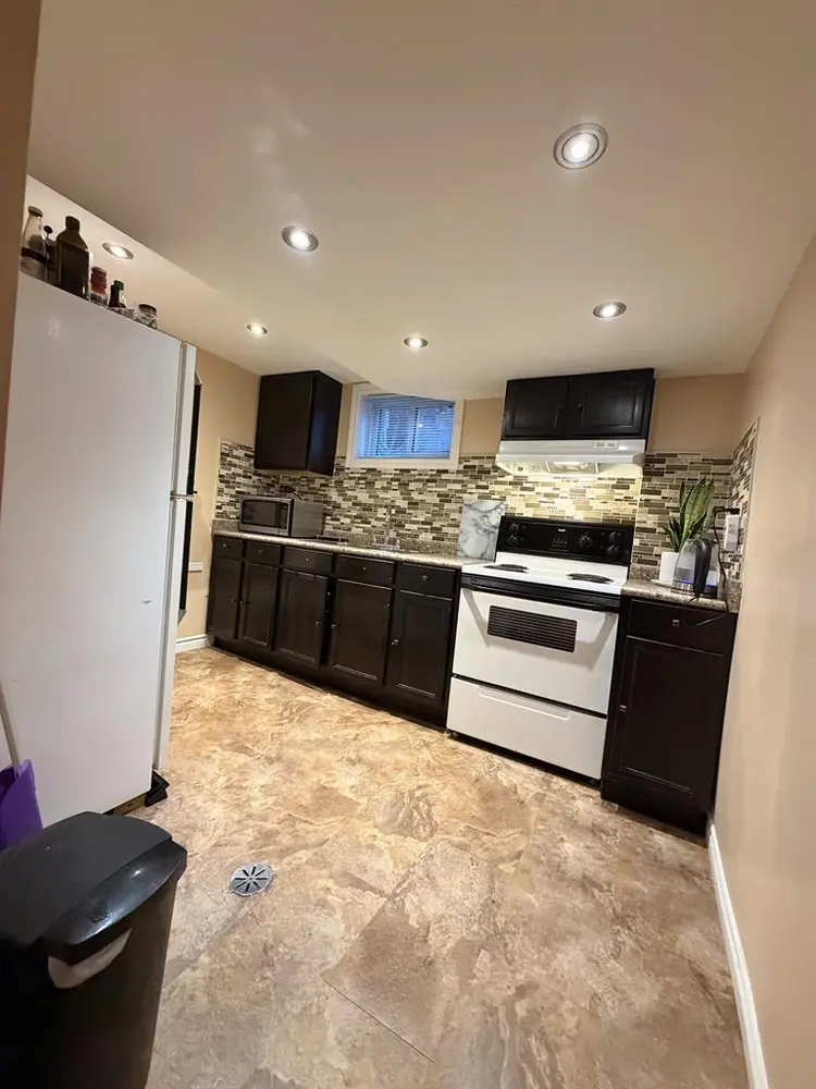 Large Private Room for Rent