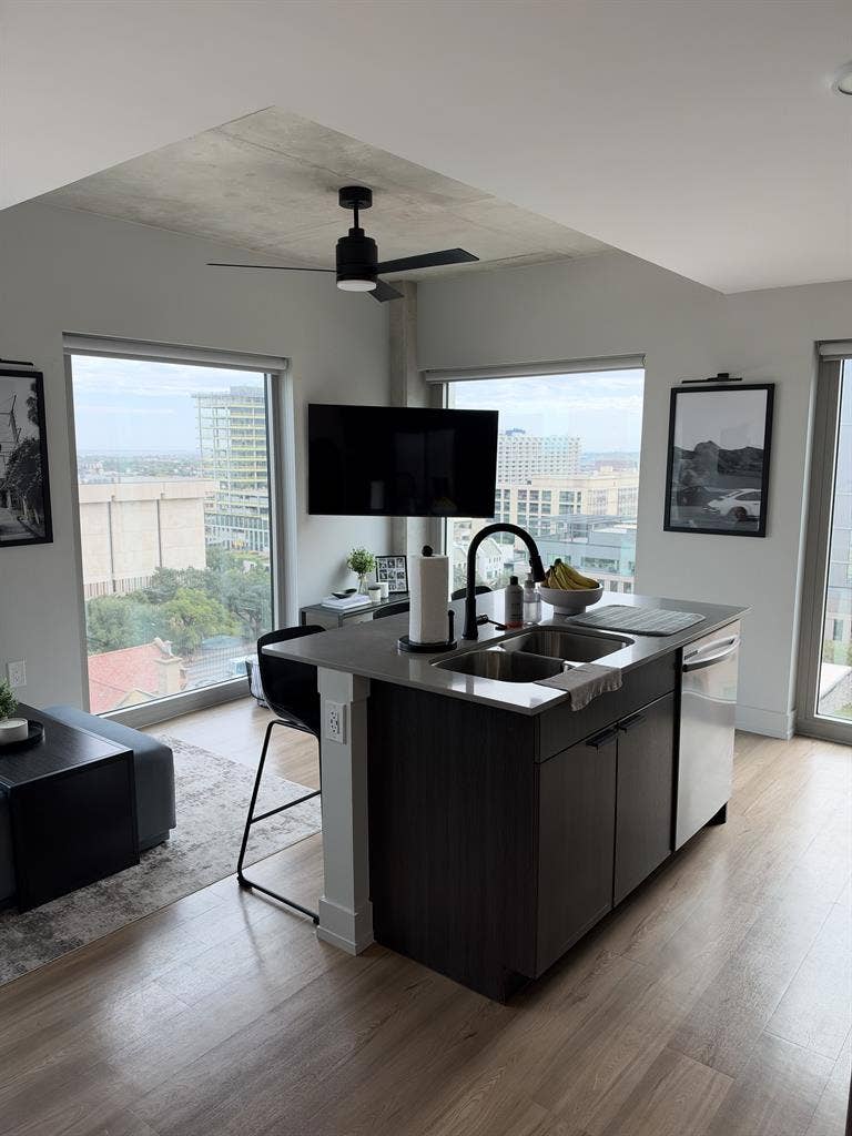 Icon at Austin | 1-2 Priv Bed/Bath
