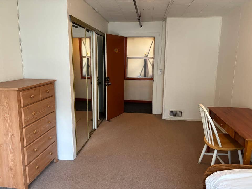 Large solo room for rent