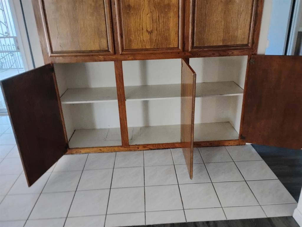 3 rooms available!