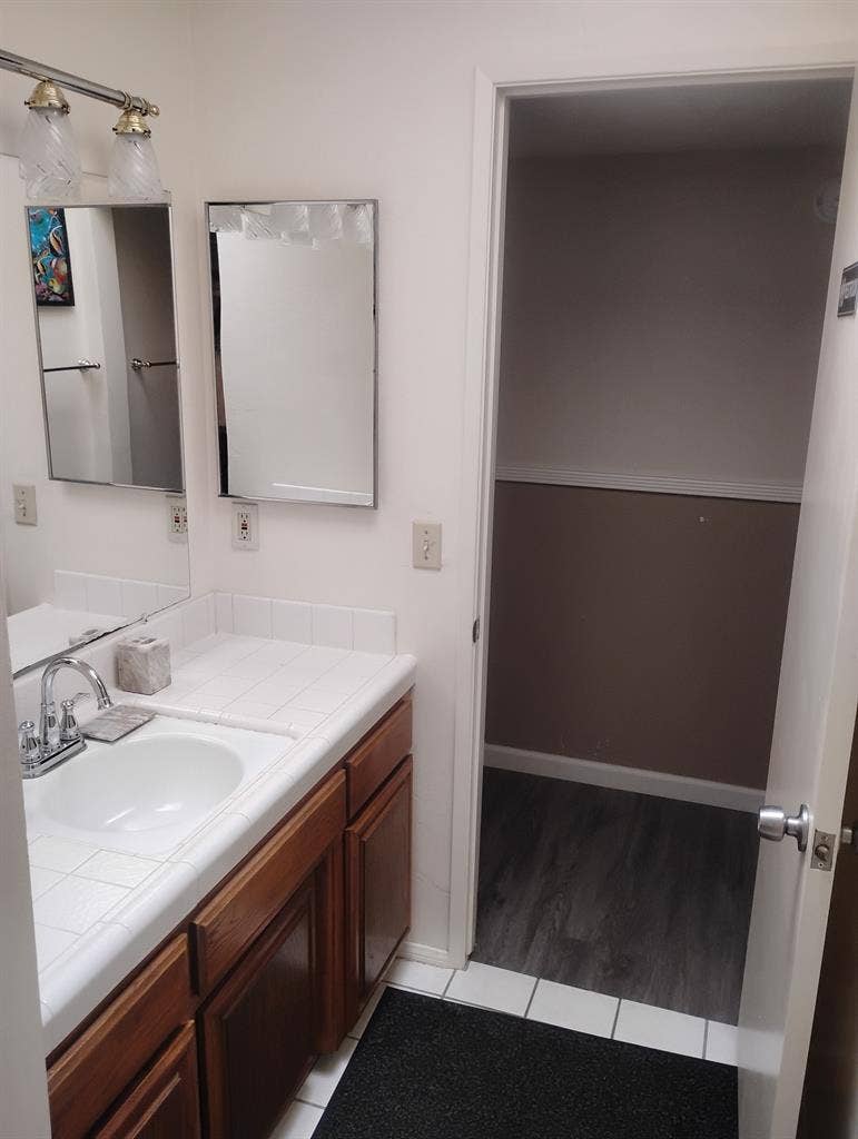 3 rooms available!