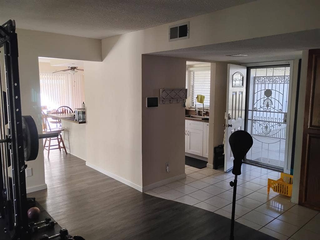 3 rooms available!