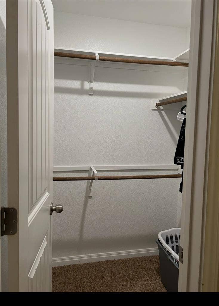 Room w/fridge n microwave $700