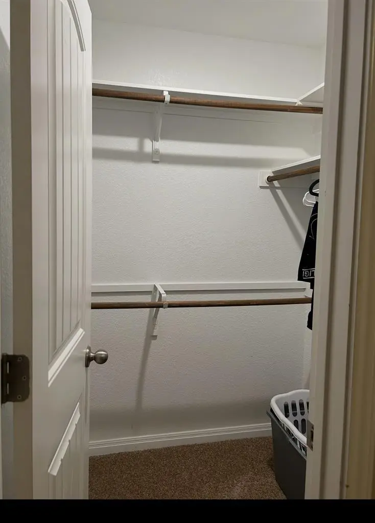 Room w/fridge n microwave $700