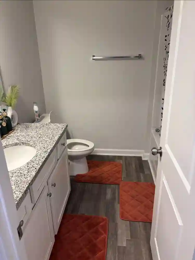 $900 Private room now available