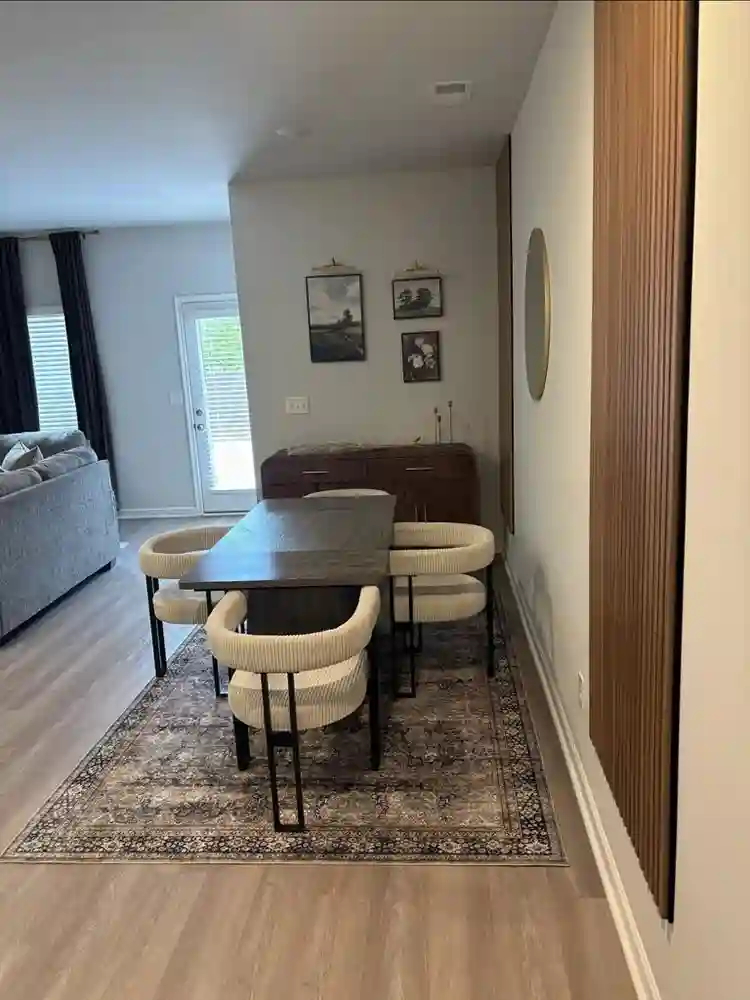 $900 Private room now available