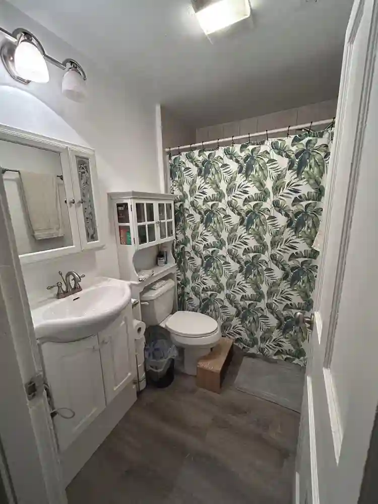 Month-to-Month Lease Takeover!