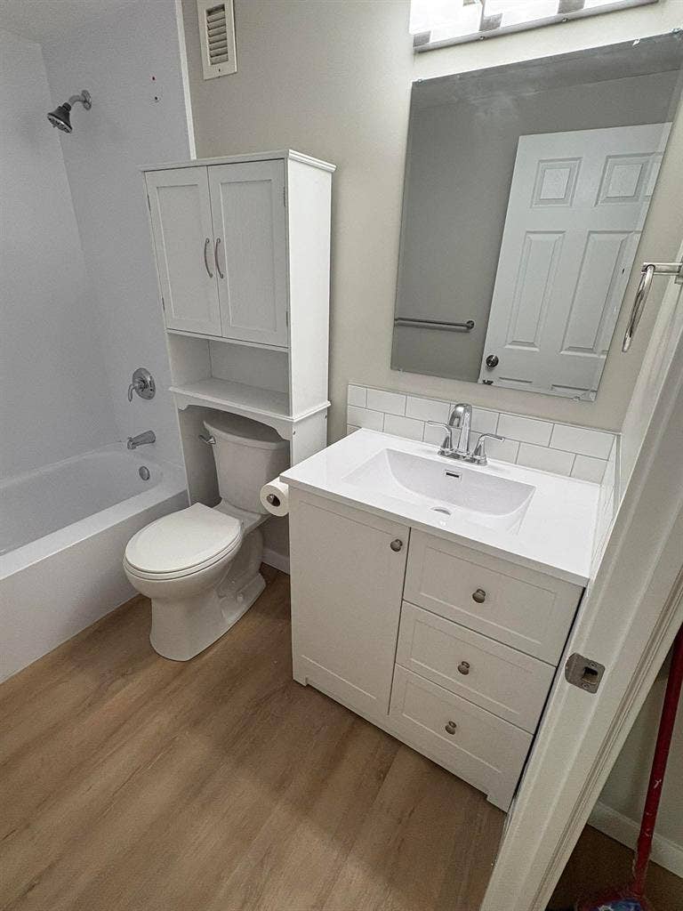 SEARCHING FOR FEMALE ROOMMATE! ASAP