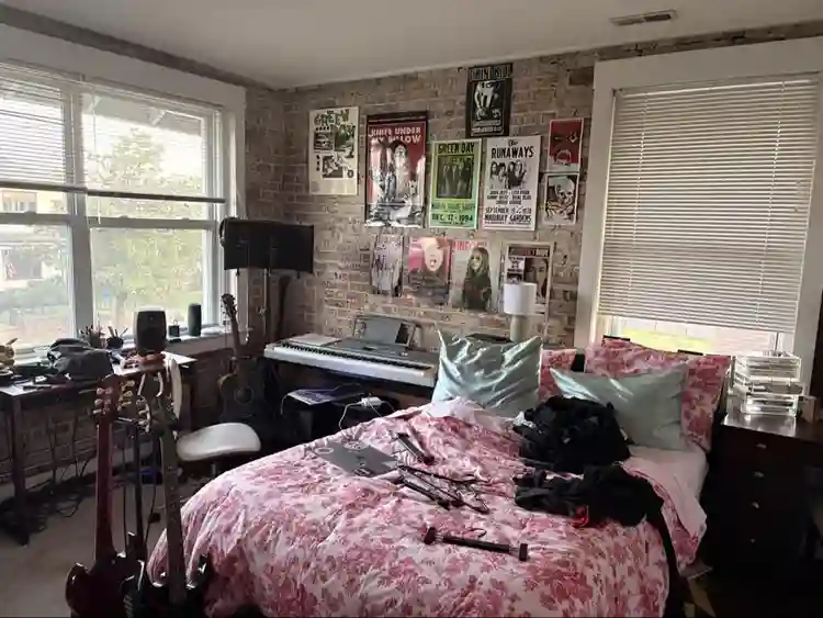 1 bed/1 bath. Hillsboro area