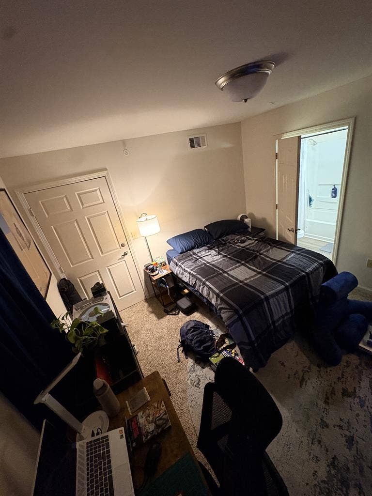 2 by 2 apartment for subletting