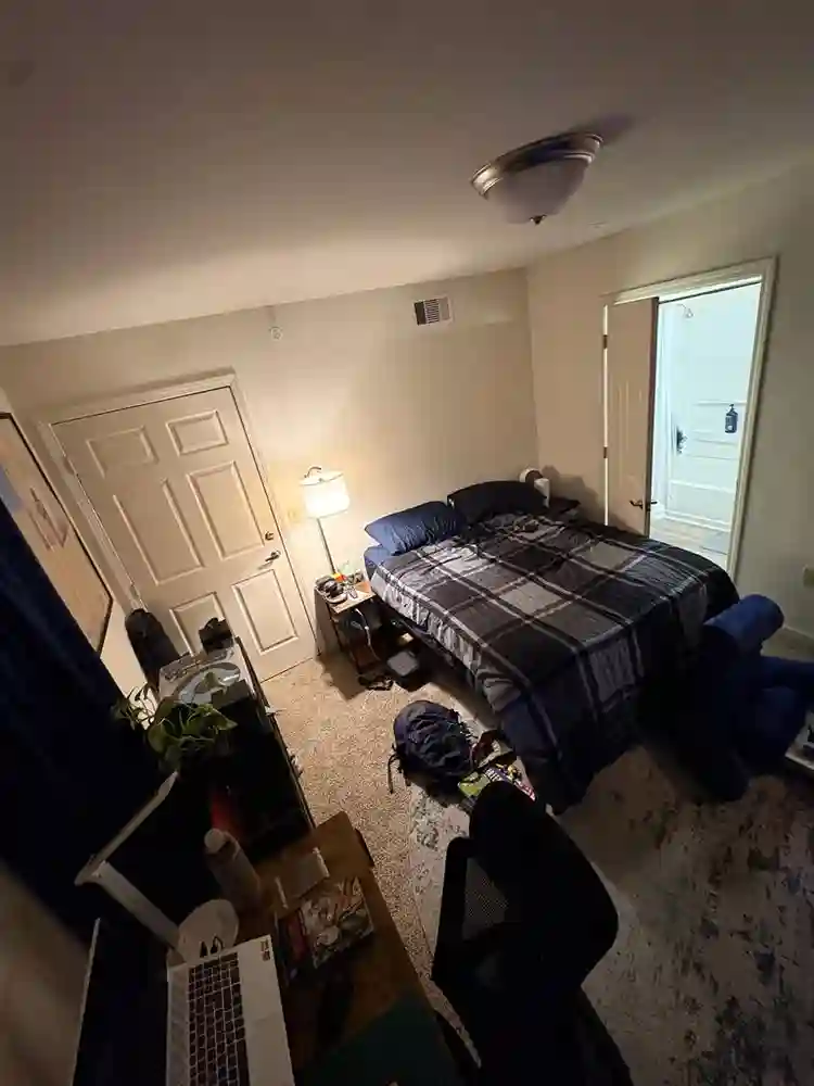 2 by 2 apartment for subletting