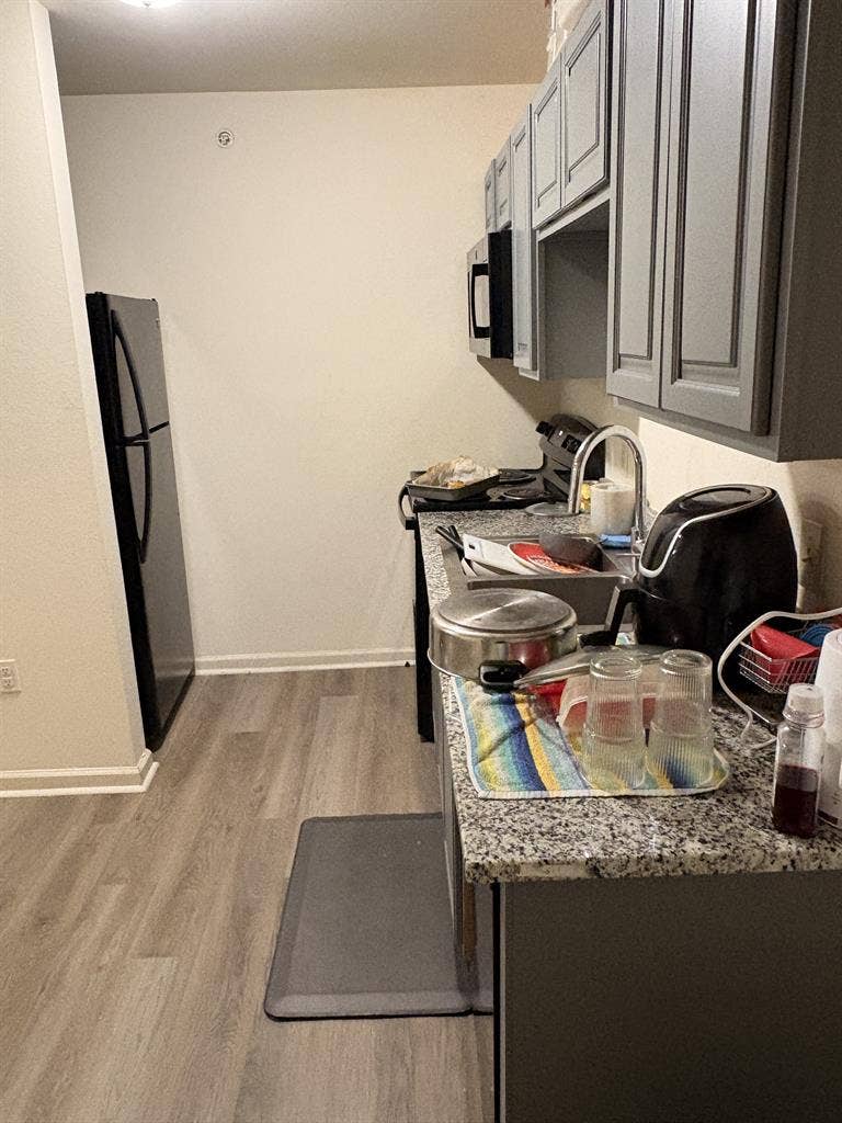 2 by 2 apartment for subletting