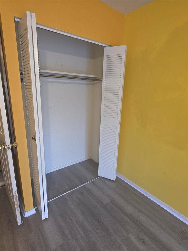 Seeking solo roommate or couple