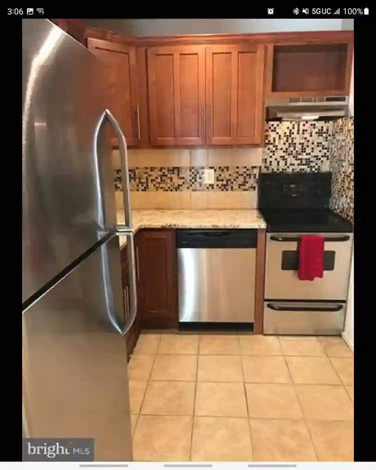 Seeking solo roommate or couple