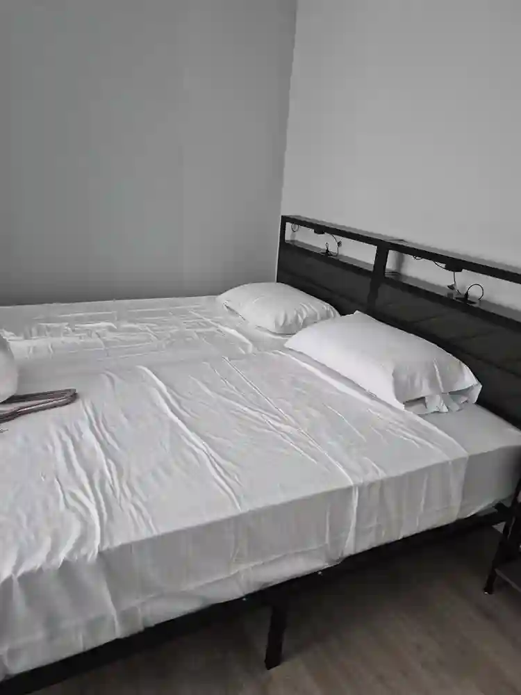 Fully furnished rooms available
