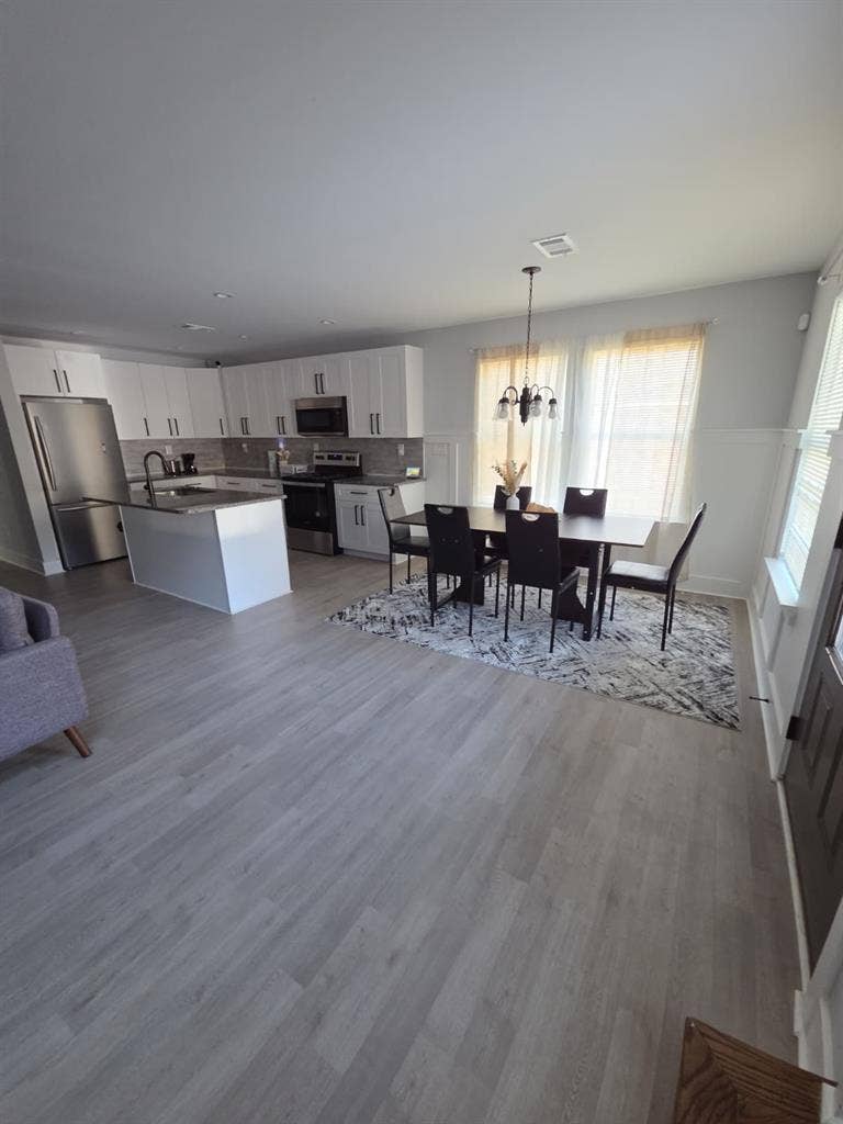 Fully furnished rooms available