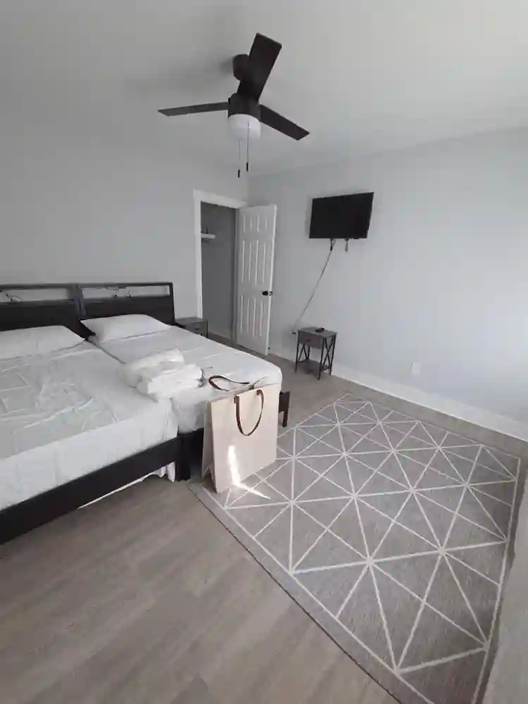 Fully furnished rooms available
