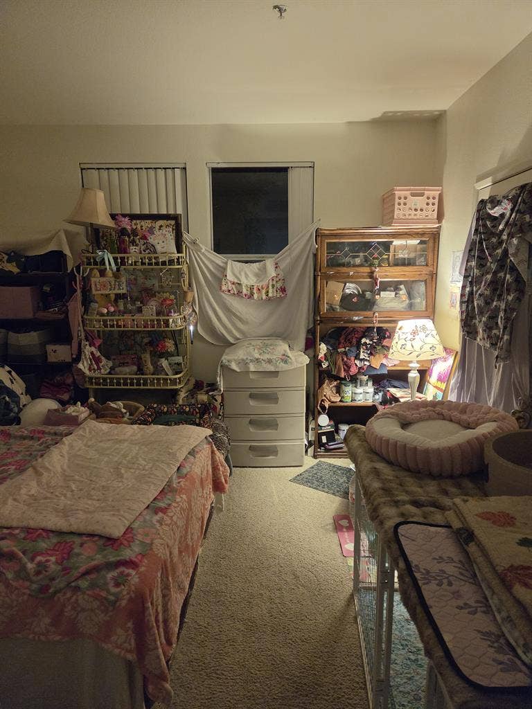 Private bed/bath available