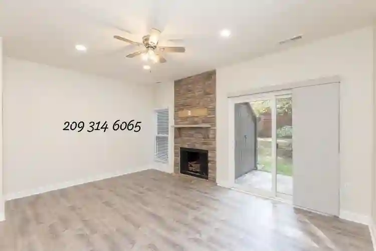 Beautifully renovated townhome