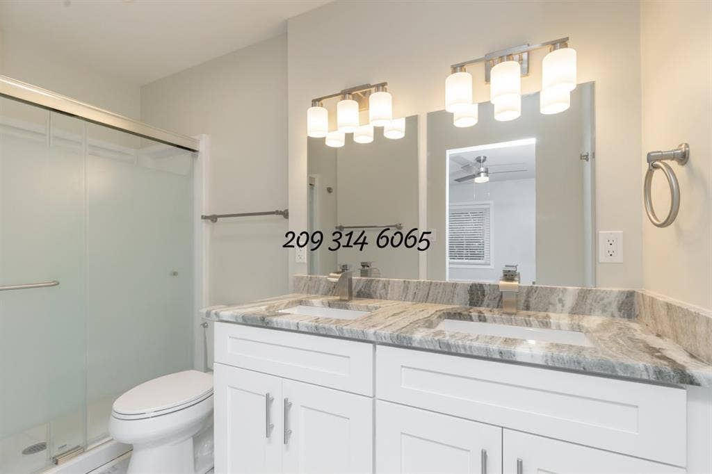 Beautifully renovated townhome