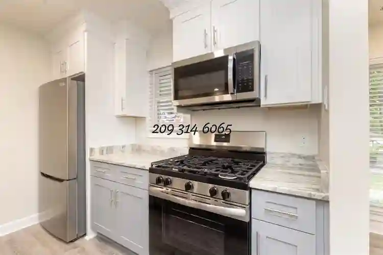 Beautifully renovated townhome