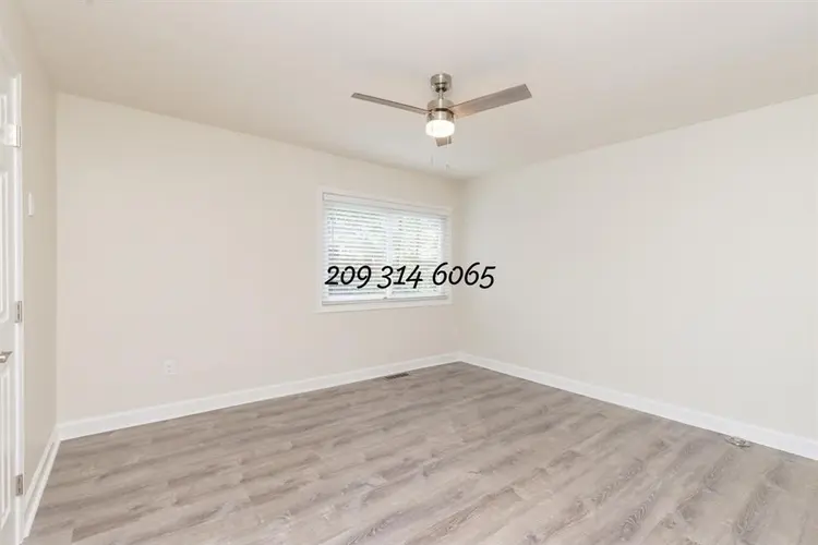 Beautifully renovated townhome