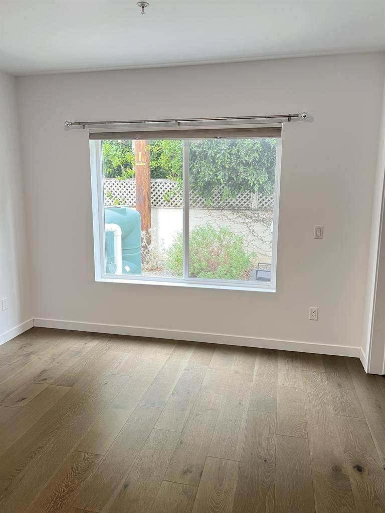 Room for Rent in Modern Home
