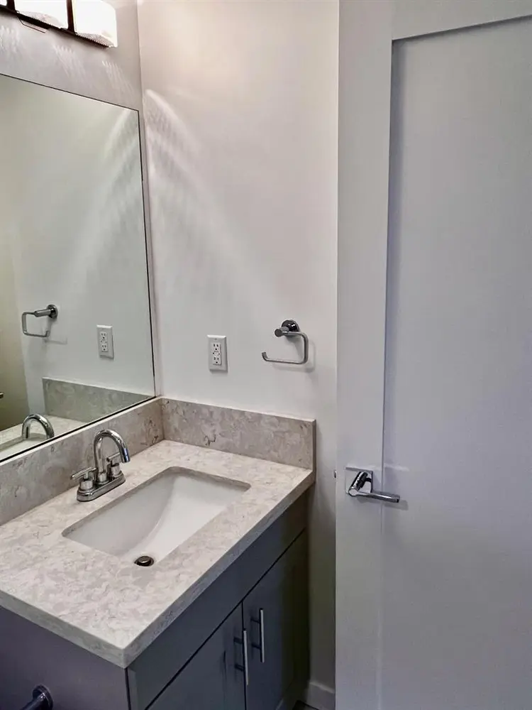Room for Rent in Modern Home
