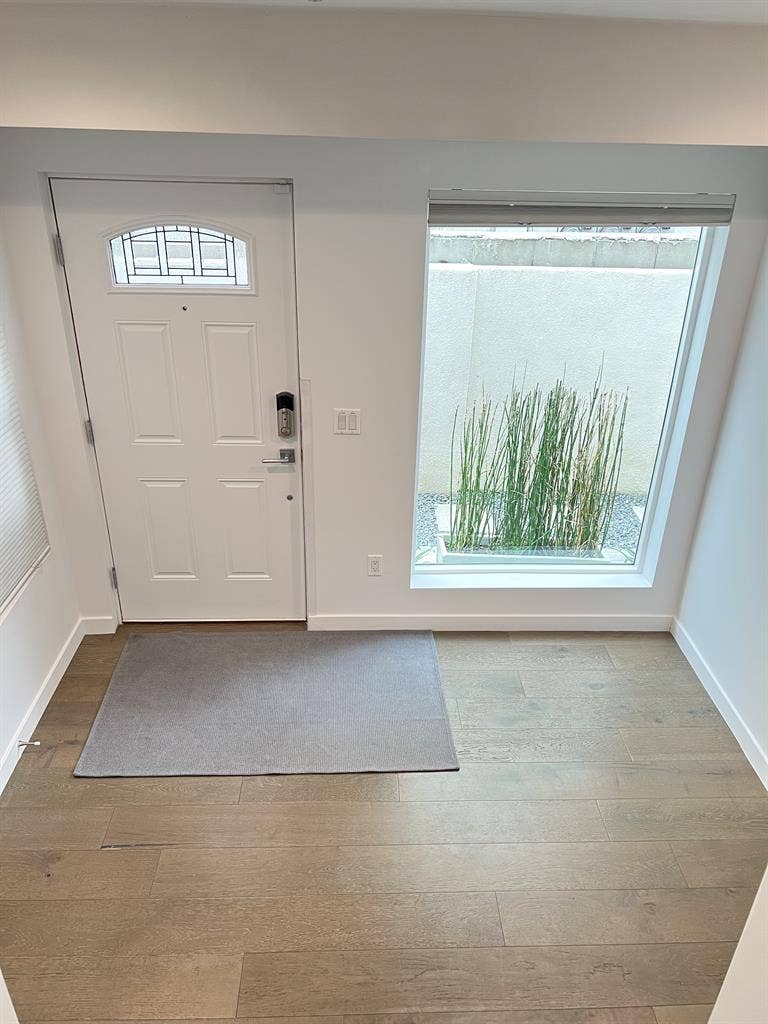 Room for Rent in Modern Home