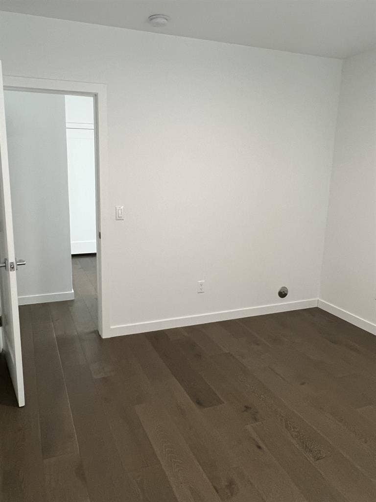 Room for Rent in Modern Home