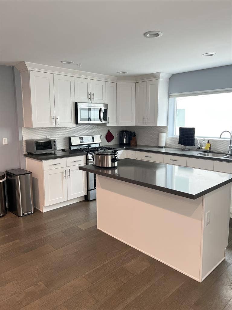 Room for Rent in Modern Home