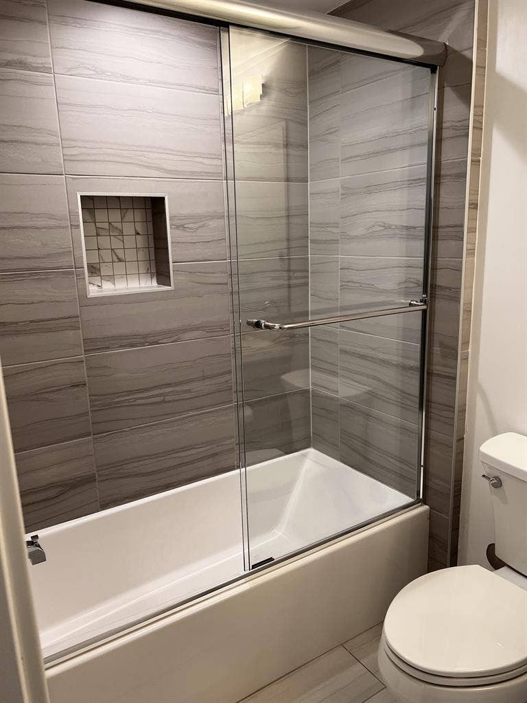 Room for Rent in Modern Home