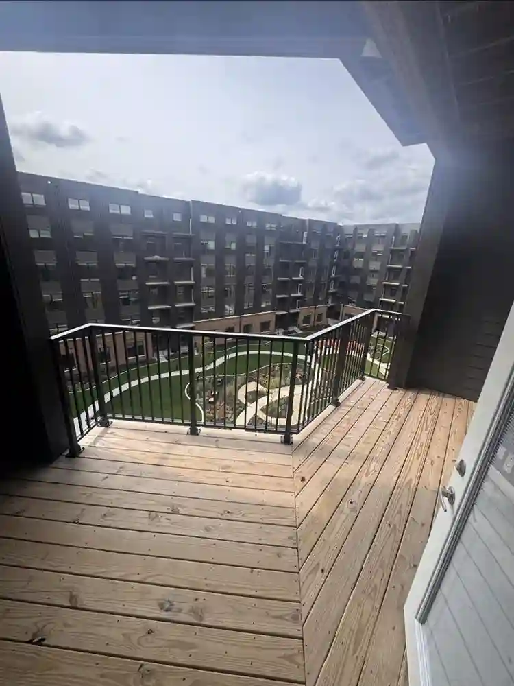 Luxury 2 Bed/ 2 Bath Apartment