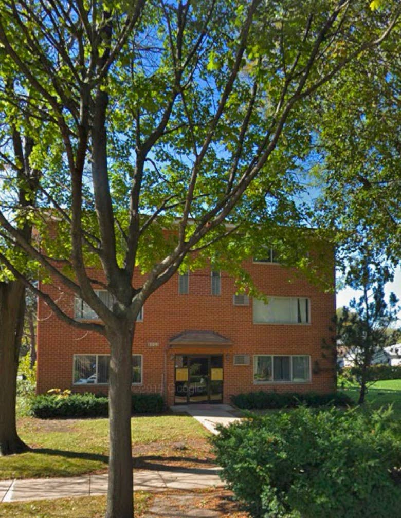 1Br Water-Gas-HeatParking included