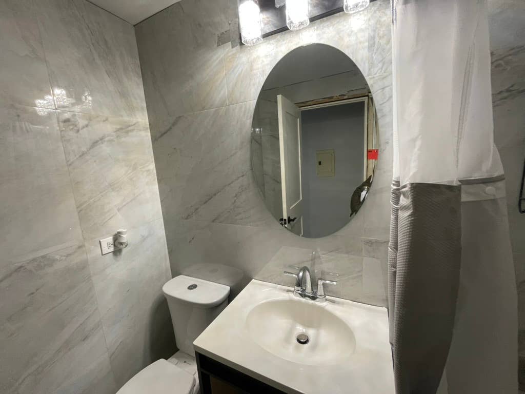 1Br Water-Gas-HeatParking included