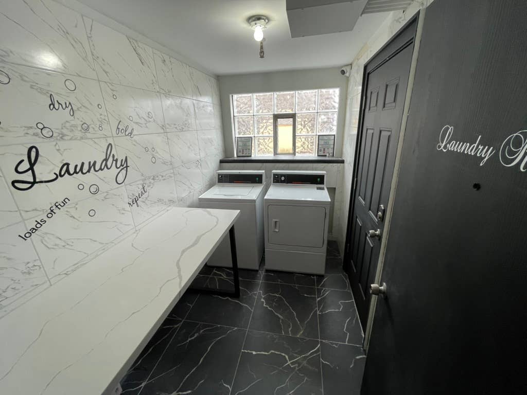 1Br Water-Gas-HeatParking included
