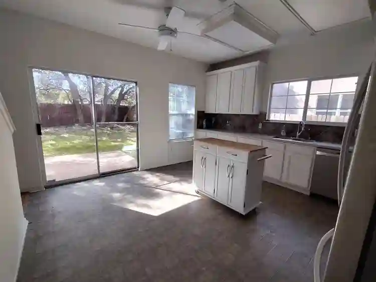 4 BR in Leander